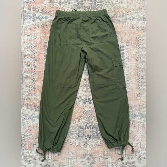 Aerie NWT Olive Green Avenue Baggy Cargo Everyday Casual Pants Women’s Medium - Picture 5 of 7